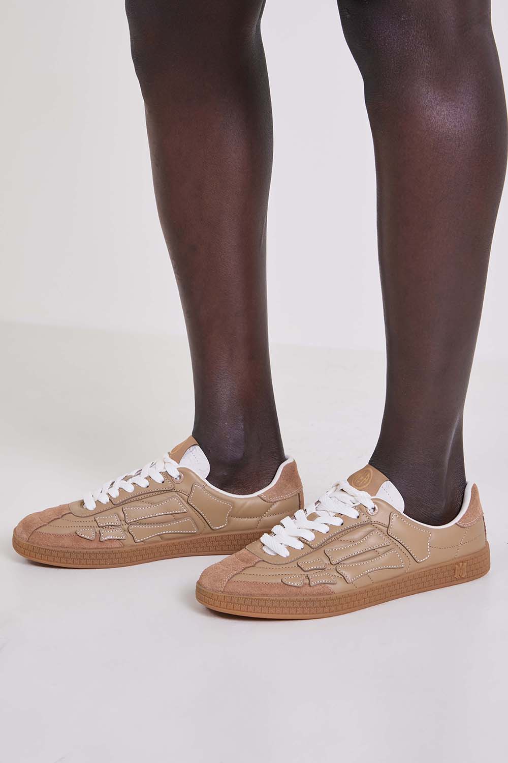 תמונת כל הלוק של נעלי סניקרס פסיפיק פוטבול